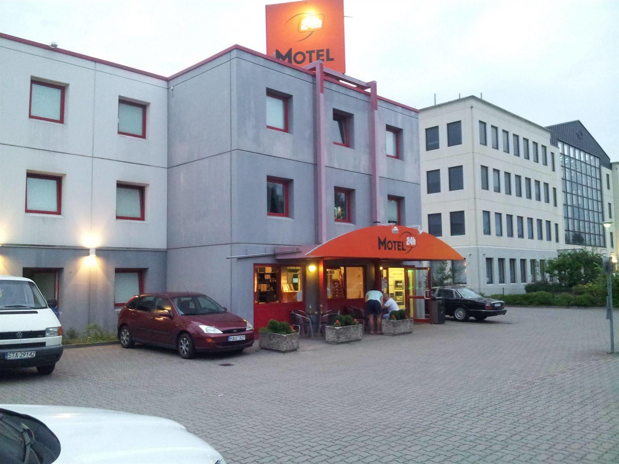 Motel 24H ฮันโนเวอร์ ภายนอก รูปภาพ